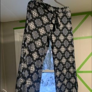 Cute patterned flow-y wide-legged pants